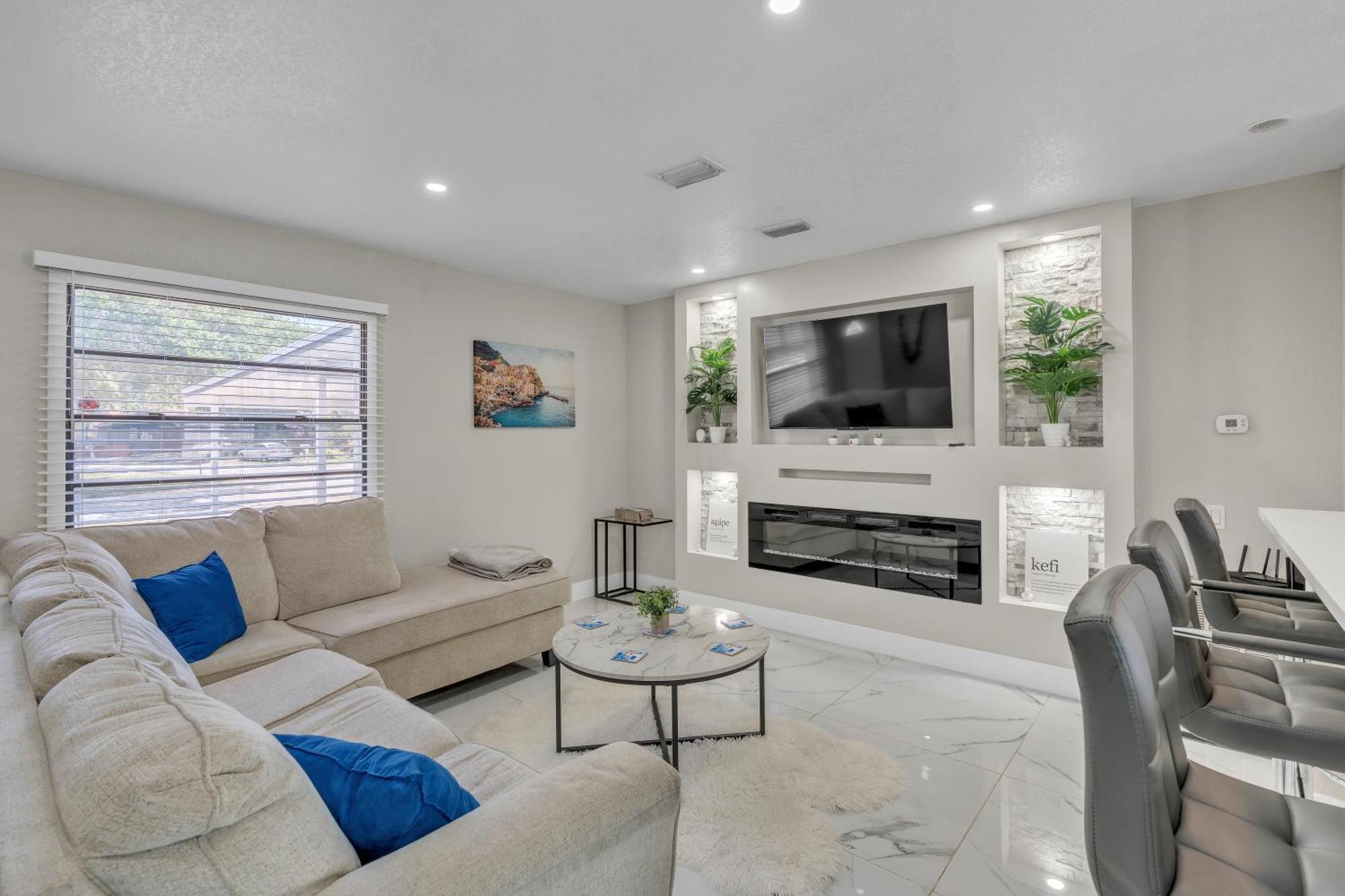Stunning Modern Home In Tampa With Pool - Just 5 Minutes From Airport! Extérieur photo