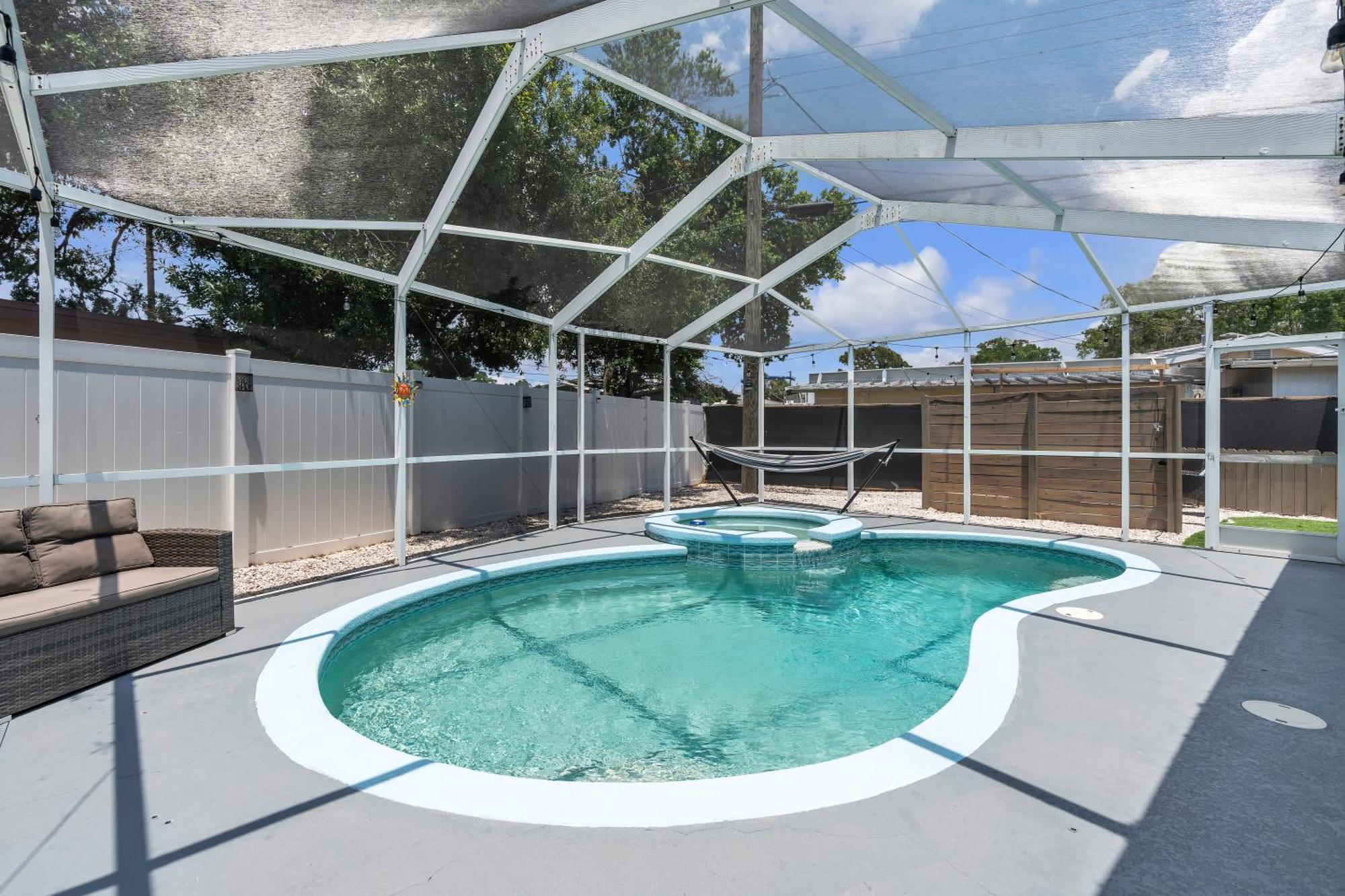 Stunning Modern Home In Tampa With Pool - Just 5 Minutes From Airport! Extérieur photo