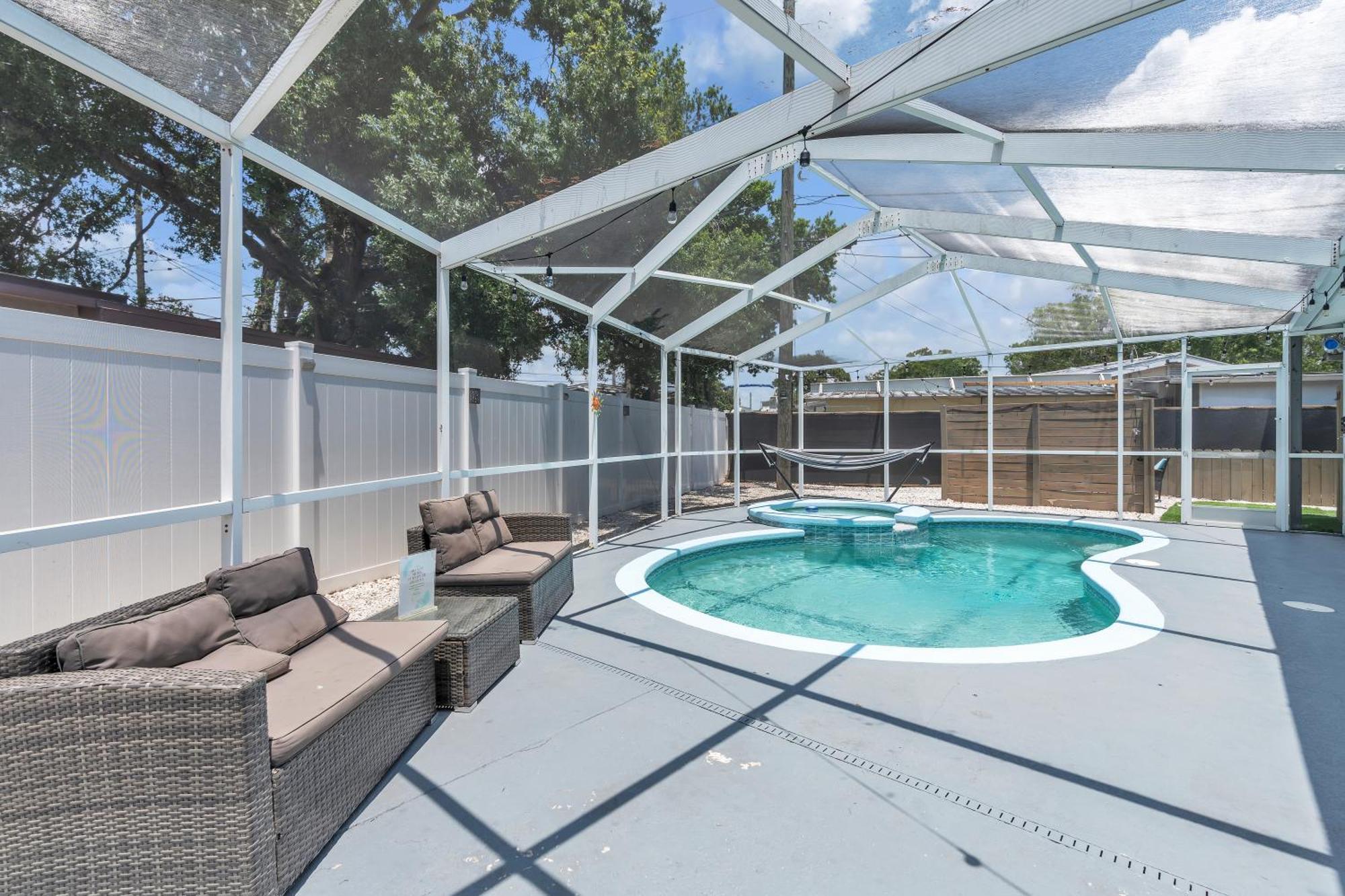 Stunning Modern Home In Tampa With Pool - Just 5 Minutes From Airport! Extérieur photo